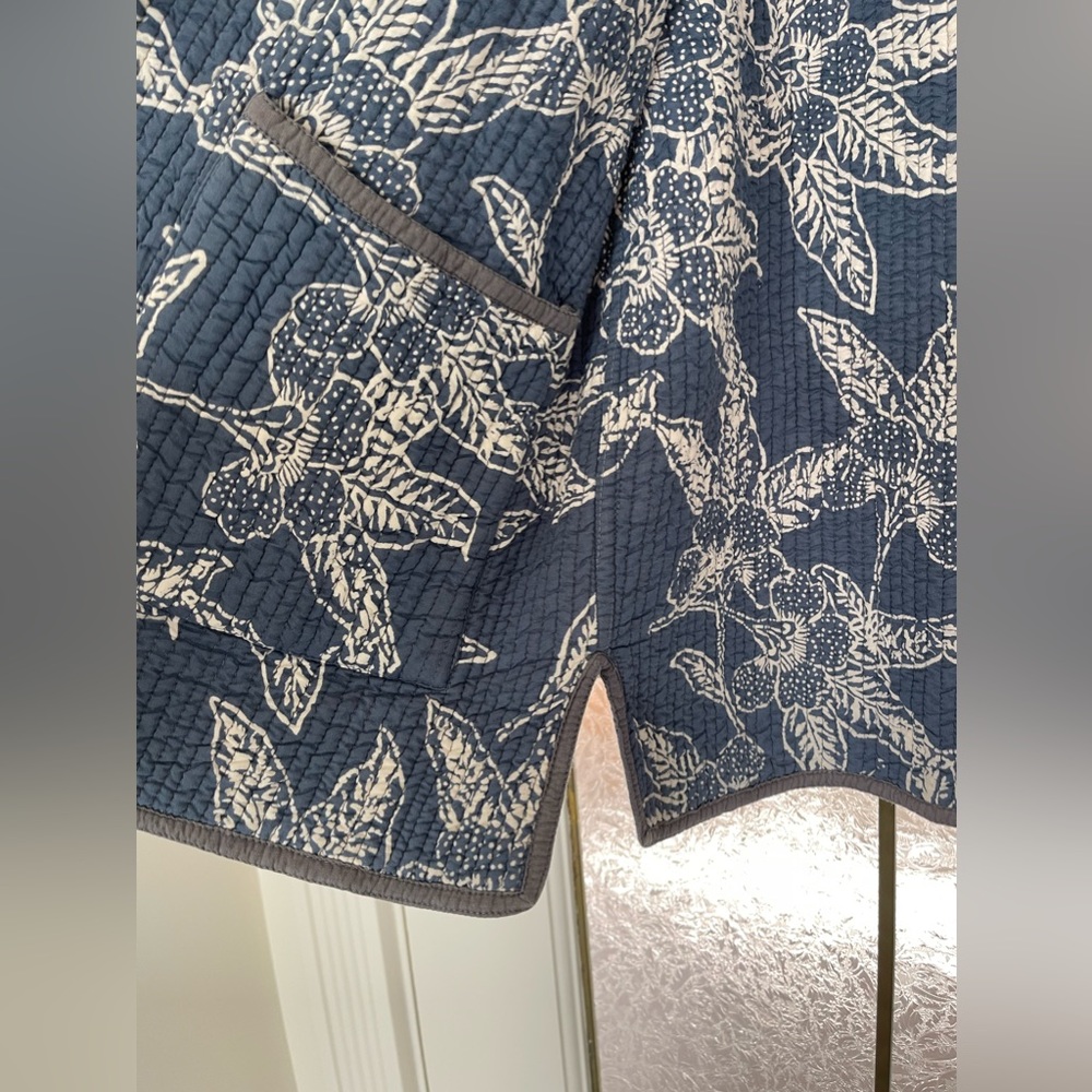 Quilted Reversible Jacket - Picture 7 of 9